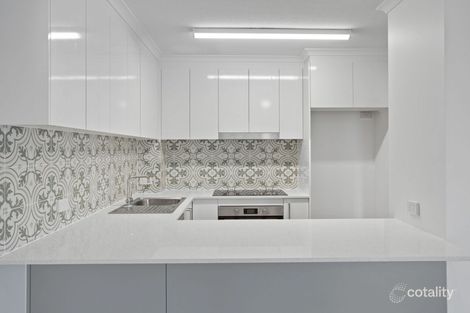 Property photo of 10/17 Genoa Street Surfers Paradise QLD 4217