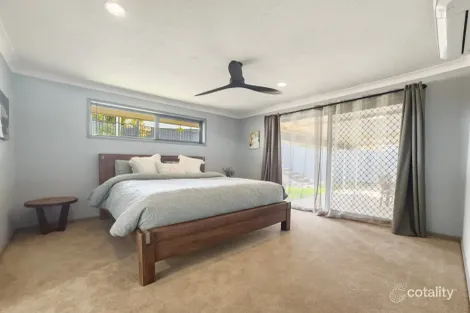 Property photo of 8 Perth Square Highland Park QLD 4211