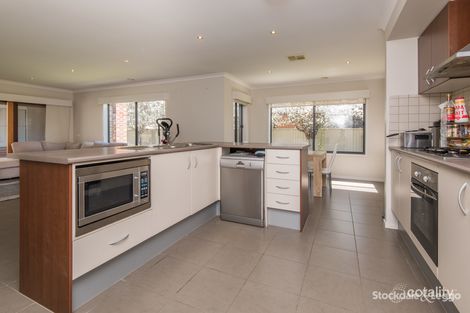 Property photo of 3 Greybox Way Kialla VIC 3631