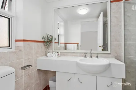Property photo of 304/8 Philip Avenue Broadbeach QLD 4218