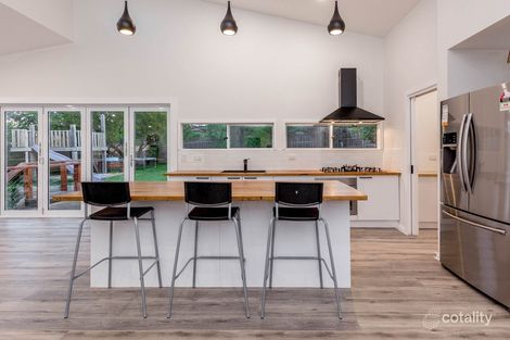 Property photo of 2 Erica Street Frankston VIC 3199