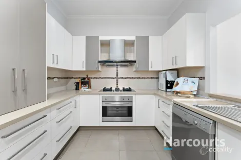 Property photo of 33 Tamar Grove Oakleigh VIC 3166