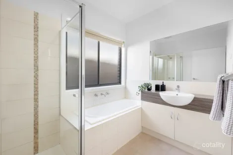 Property photo of 25A Lalor Crescent Sunbury VIC 3429