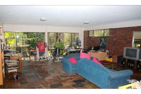 Property photo of 33 Winderadeen Drive Highland Park QLD 4211