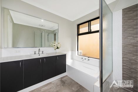 Property photo of 25 Daggar Place Canning Vale WA 6155