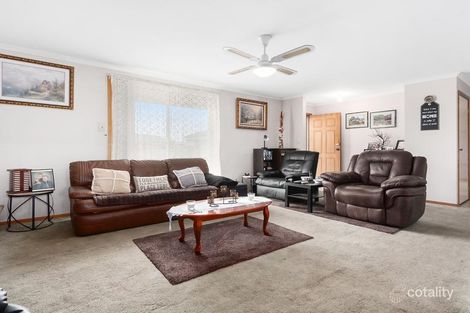 Property photo of 11 Lauren Square Pakenham VIC 3810