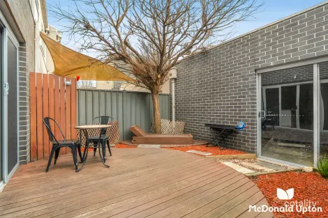 Property photo of 26 Warner Way Caroline Springs VIC 3023
