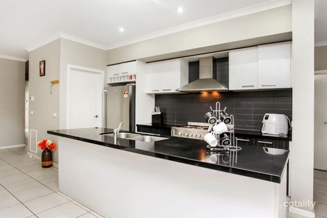 Property photo of 9 City Vista Court Plumpton VIC 3335