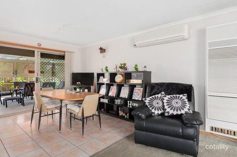 Property photo of 11 Lauren Square Pakenham VIC 3810