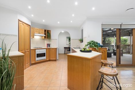 Property photo of 16 Farnham Crescent Mill Park VIC 3082