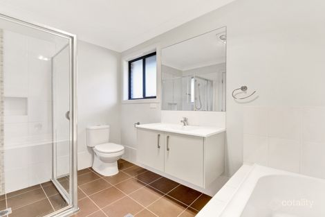 Property photo of 30 Jubilee Circuit Rosemeadow NSW 2560