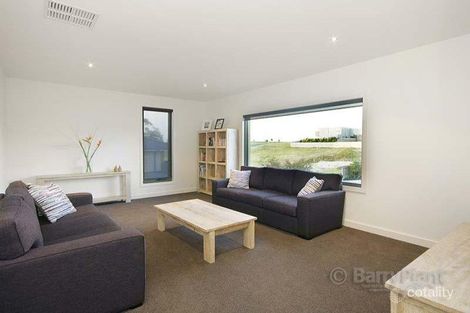 Property photo of 8 Orchardview Court Highton VIC 3216