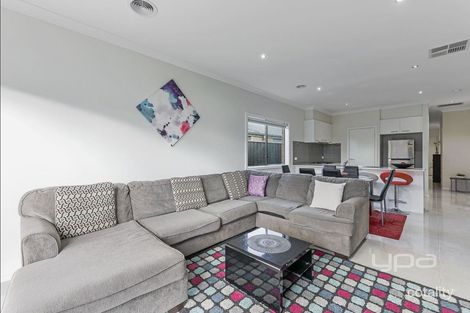 Property photo of 37 Enterprise Circuit Fraser Rise VIC 3336
