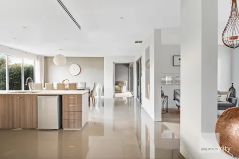 Property photo of 16 Firenze Road Greenvale VIC 3059