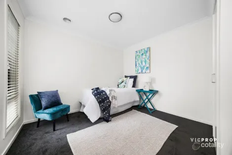 Property photo of 8 Jolimont Road Point Cook VIC 3030