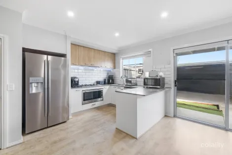 Property photo of 22 Wiseman Walk Wollert VIC 3750