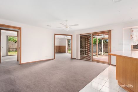 Property photo of 1 Daniel Court Pakenham VIC 3810