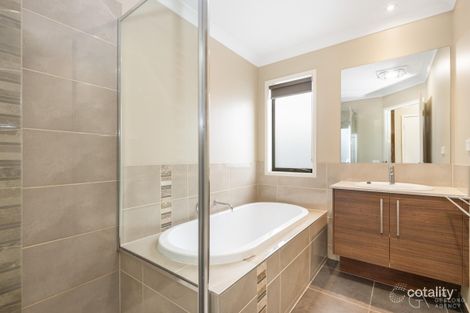 Property photo of 108 Moreillon Boulevarde Bannockburn VIC 3331