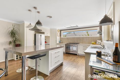 Property photo of 9 Lister Crescent Kelso NSW 2795