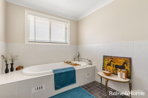 Property photo of 9 Lister Crescent Kelso NSW 2795