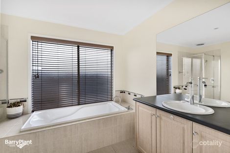 Property photo of 9 Banjo Paterson Circle Point Cook VIC 3030
