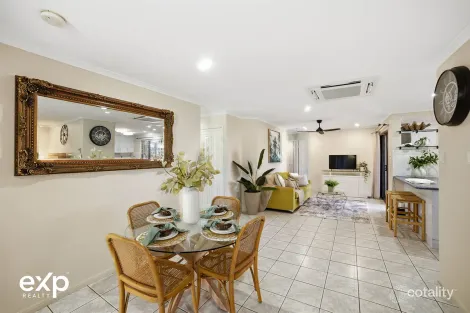 4 Cuthbert Ct, Slade Point, QLD 4740