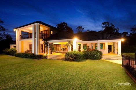 Property photo of 11 Country Place Brookfield QLD 4069