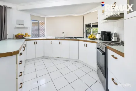 Property photo of 13 Forest Court Andergrove QLD 4740