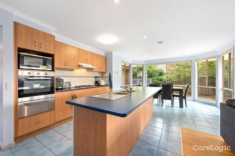 Property photo of 102 Bemersyde Drive Berwick VIC 3806