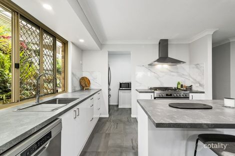 Property photo of 3 Gloucester Court Highland Park QLD 4211