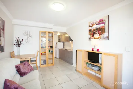 18/23 Edmondstone St, South Brisbane, QLD 4101