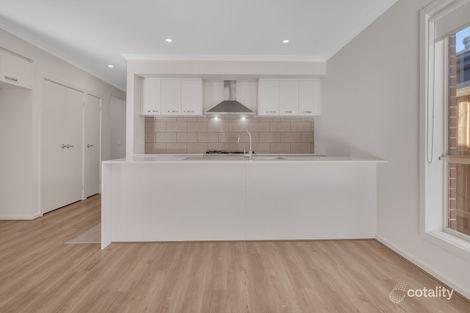 Property photo of 37 Hourigan Way Werribee VIC 3030
