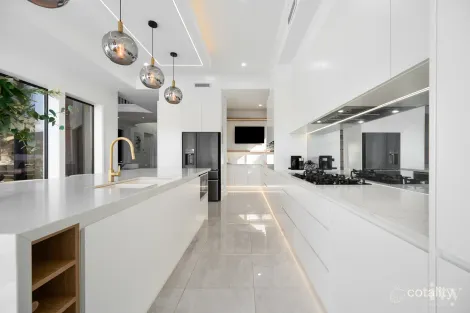 Property photo of 34 The Peninsula Paradise Point QLD 4216