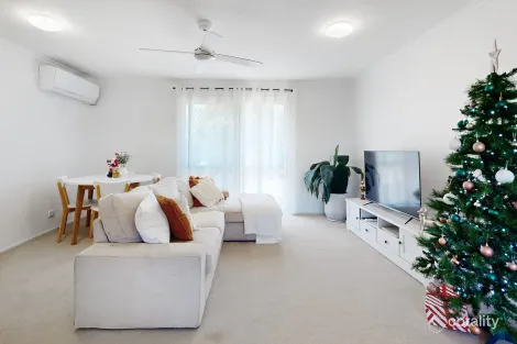 2/10 Nundah Ave, Miami, QLD 4220