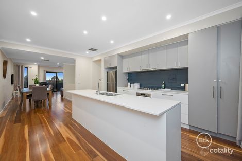 Property photo of 31 Diamond Boulevard Greensborough VIC 3088