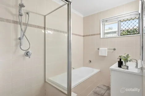 Property photo of 1 Boodera Street Oxley QLD 4075