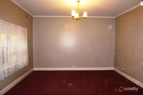 Property photo of 18 Railway Avenue Drouin VIC 3818