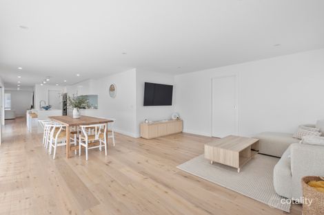 Property photo of 32 Heather Avenue Sorrento VIC 3943