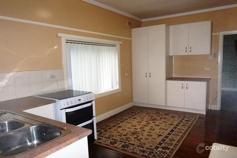 Property photo of 18 Railway Avenue Drouin VIC 3818