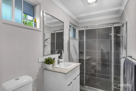 Property photo of 5 York Street Pimpama QLD 4209