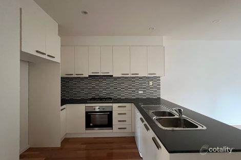 2/8a Henty St, Reservoir, VIC 3073