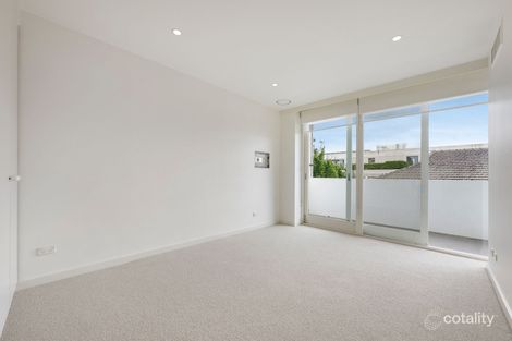 Property photo of 2/21 Wallace Avenue Toorak VIC 3142