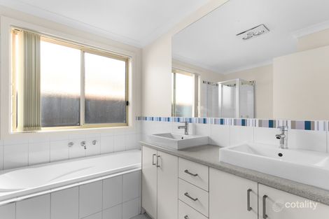 Property photo of 22 Yaramba Boulevard Point Cook VIC 3030