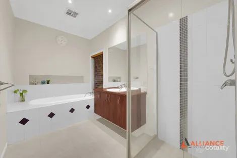 Property photo of 16 Skeeter Drive Mernda VIC 3754