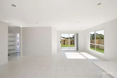 Property photo of 2/2 Beacon Court Elanora QLD 4221