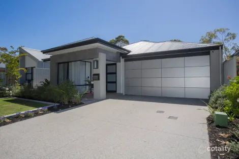 11 Larapinta Pkwy, Wanneroo, WA 6065