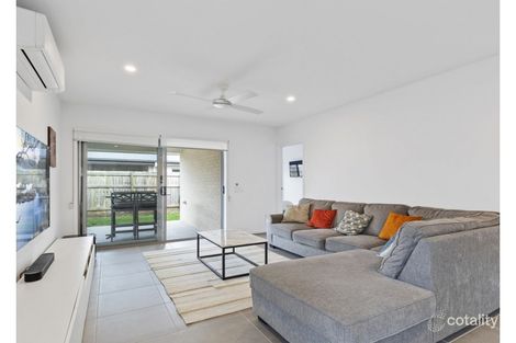Property photo of 30 Dunstan Crescent Strathpine QLD 4500