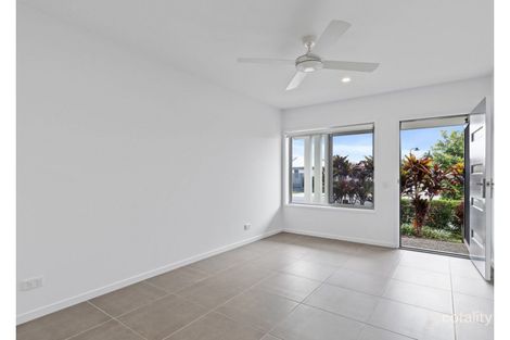 Property photo of 30 Dunstan Crescent Strathpine QLD 4500