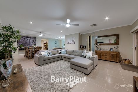 Property photo of 8 Hayden Grove Pakenham VIC 3810