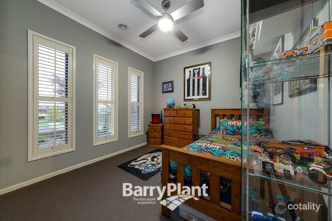 Property photo of 8 Hayden Grove Pakenham VIC 3810